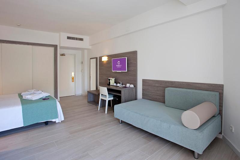 Junior Suite (2 Adults + 1 Child) image 3