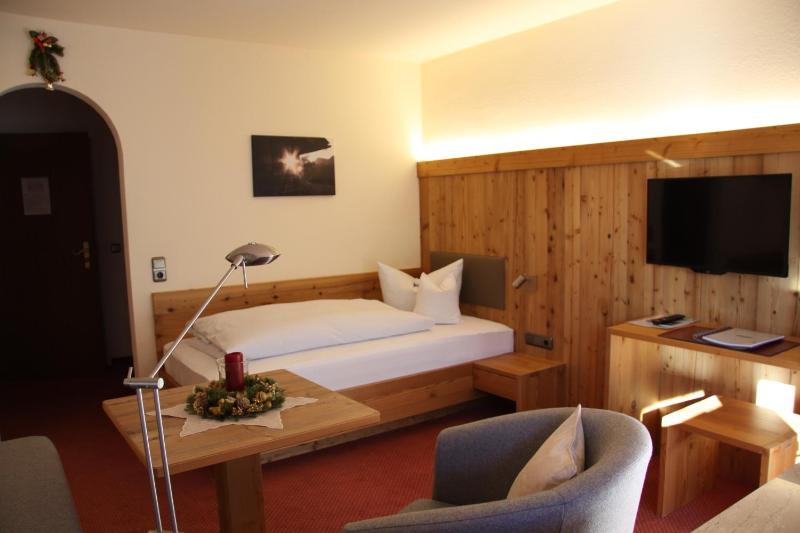Comfort Single Room with Balcony image 2