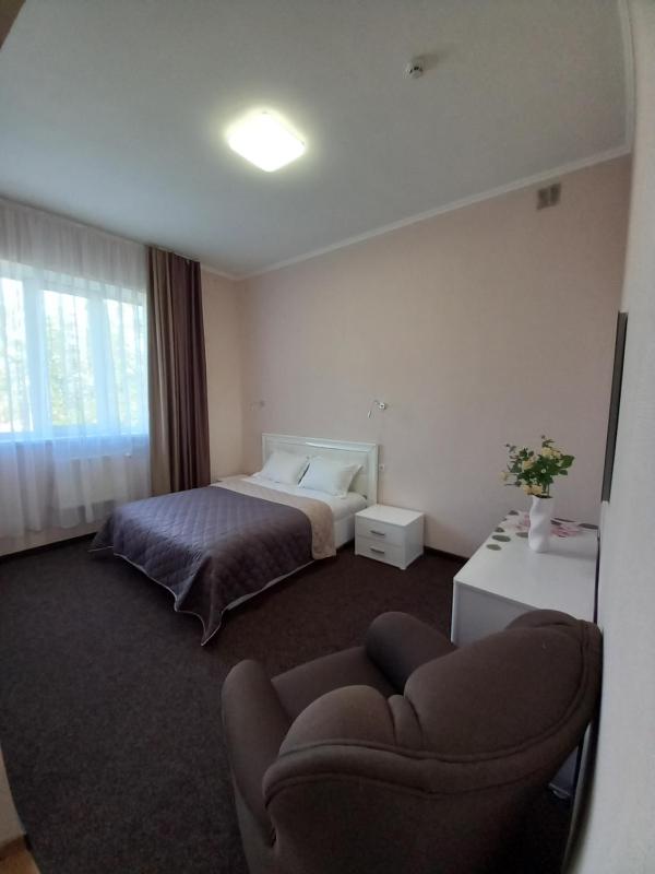 Standard Family Room image 1