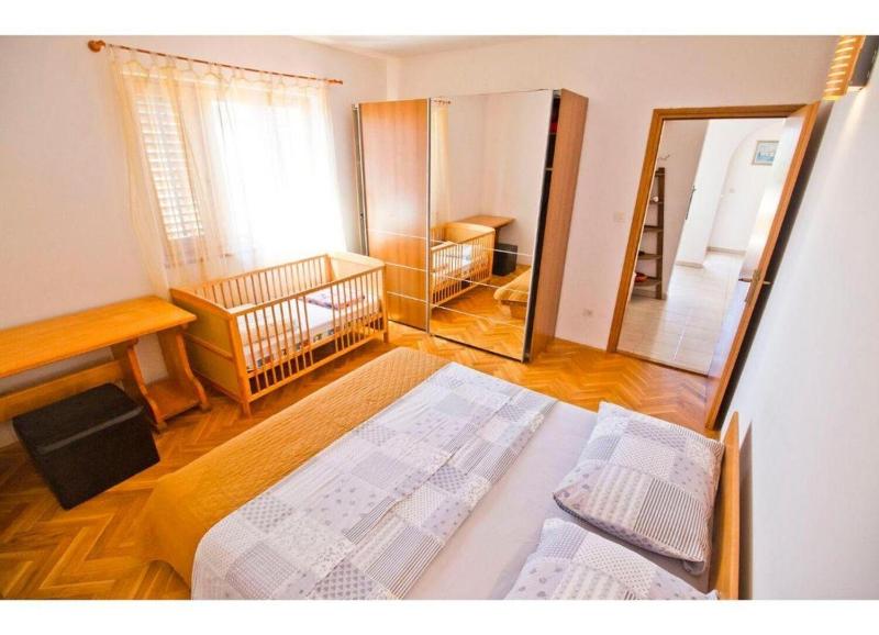 Apartment Mana - image 11