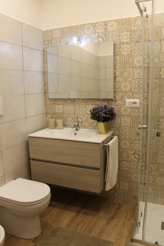 Double Room with Balcony image 4