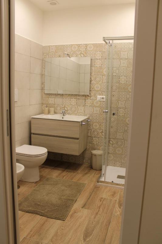 Double Room with Balcony image 3