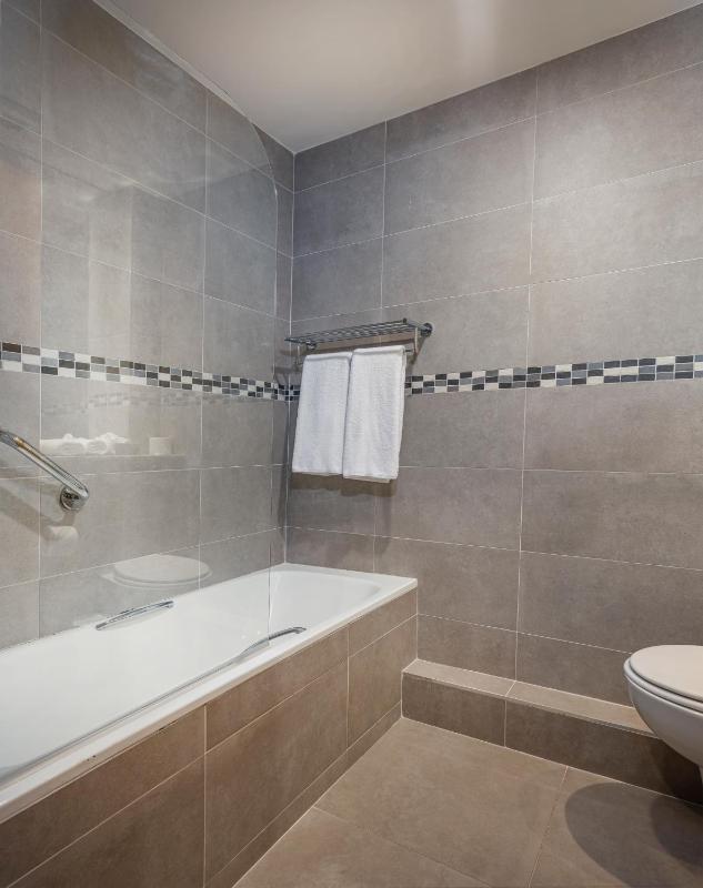 Double Room image 3