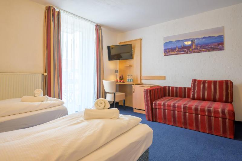 Triple Room image 3