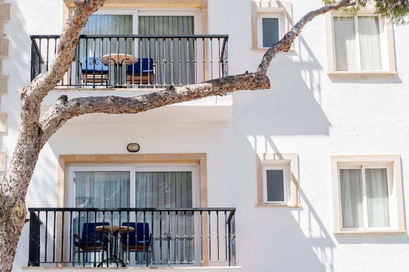 Double Room with Lateral Sea View image 4