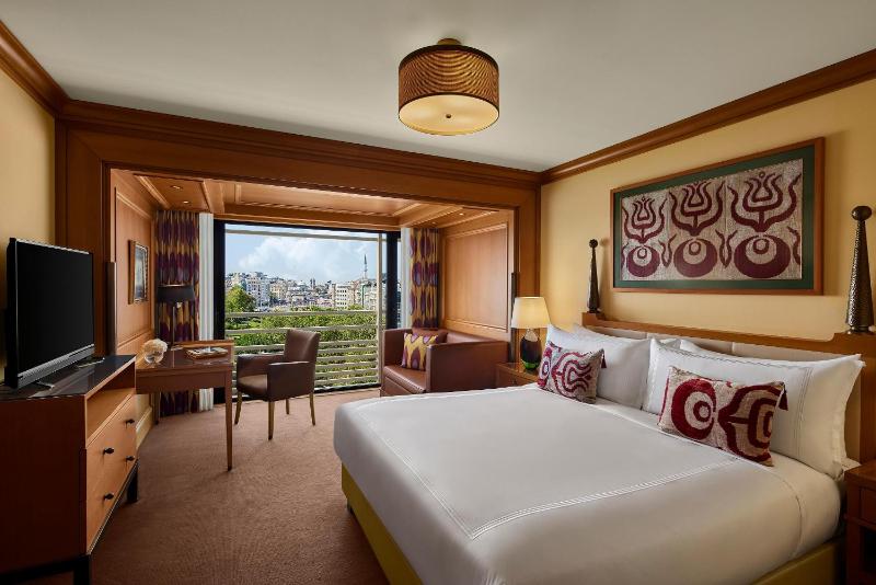 One-Bedroom Suite image 1