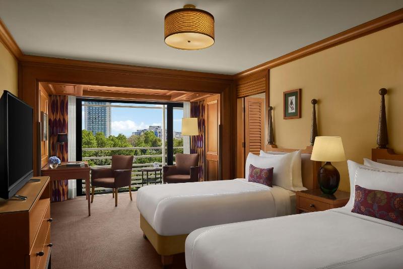 Deluxe Twin Room image 3