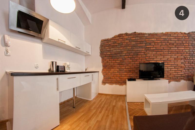 Apartment (4 Adults) image 3