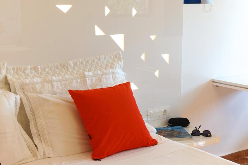 Deluxe Suite with Sea View image 4