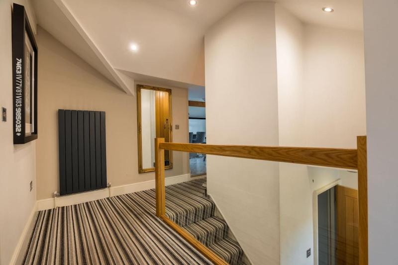 Apartment 3 Jester Court - image 8
