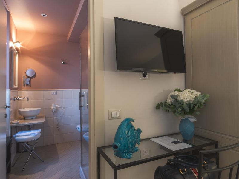 Double Room Single Use image 3