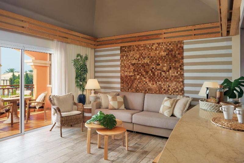 One-Bedroom Villa with Golf View image 1