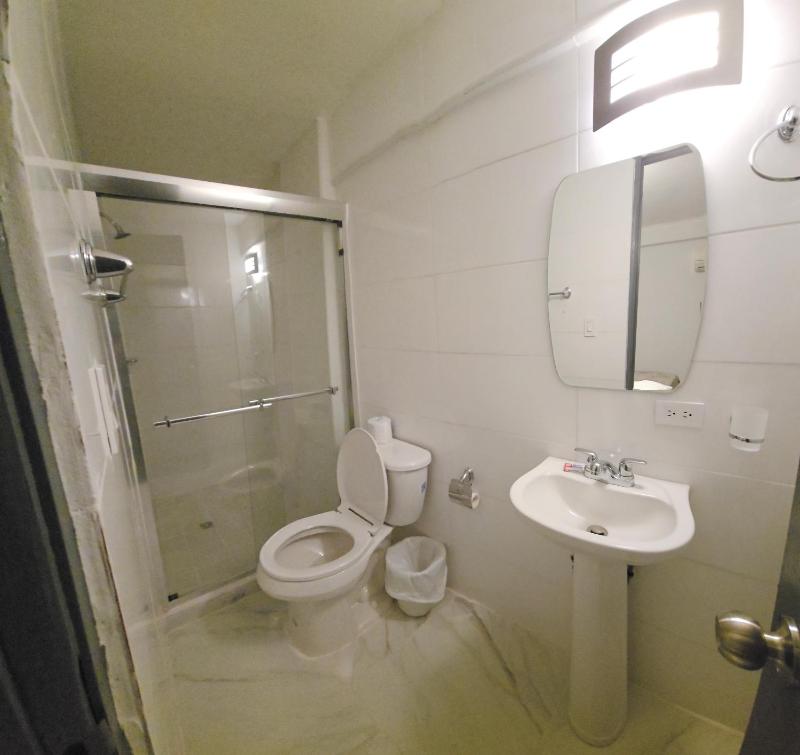 Hotel Montreal - image 2