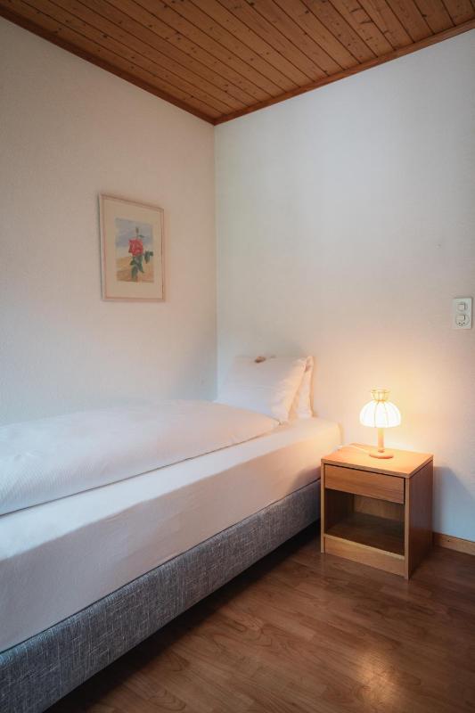 Economy Single Room image 4