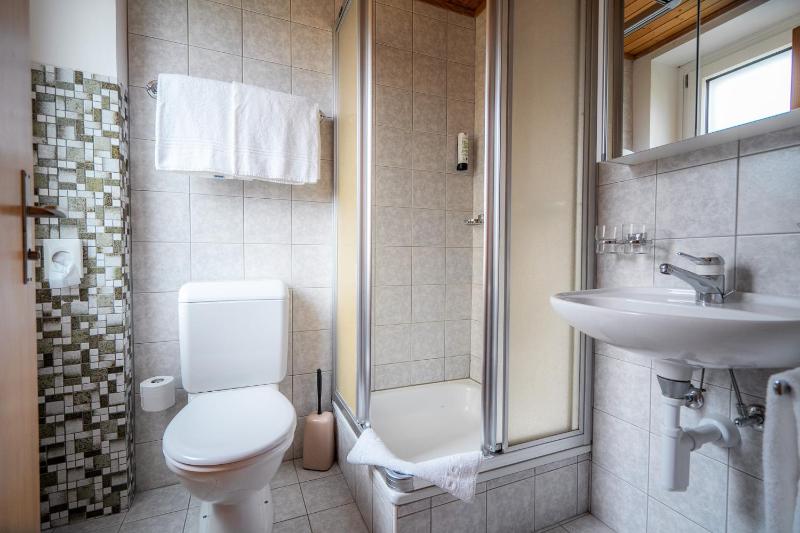 Double Room image 2