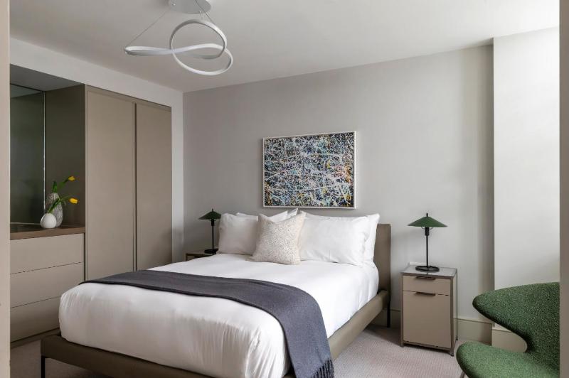 One Bedroom Suite  image 3