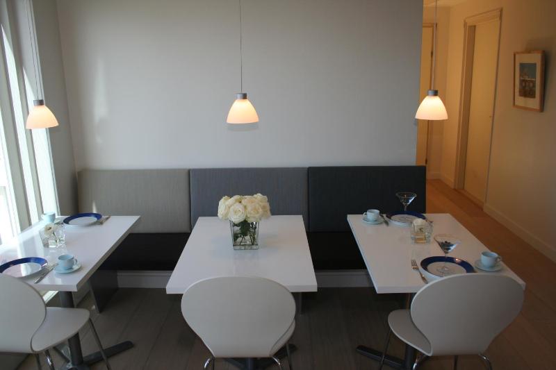 Standard Double Room with Lake View image 2