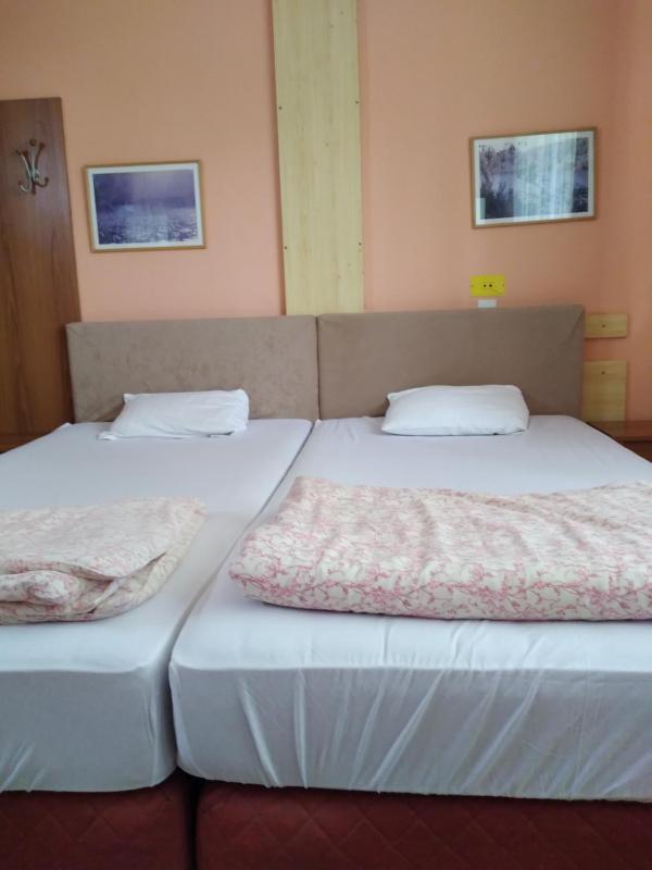 Double Room with Private Bathroom image 1