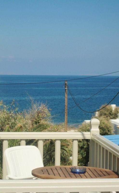 Double Room with Side Sea View image 3