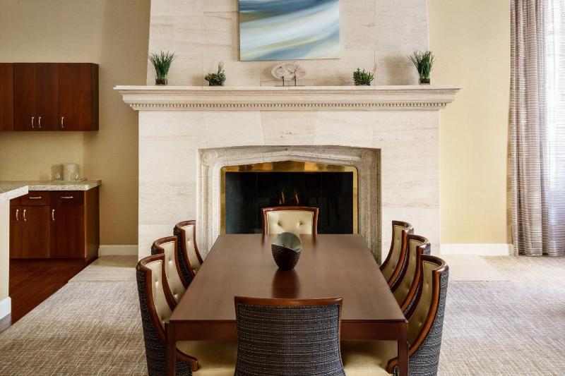 Courtyard by Marriott Houston Downtown/Convention Center - image 24