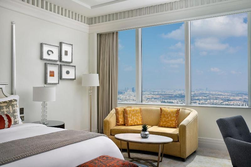 Superior Room, Guest room, 1 King, City view, High floor image 4