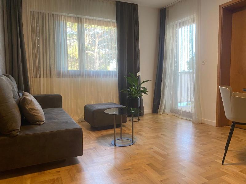 One-Bedroom Apartment with Terrace and Sea View image 1