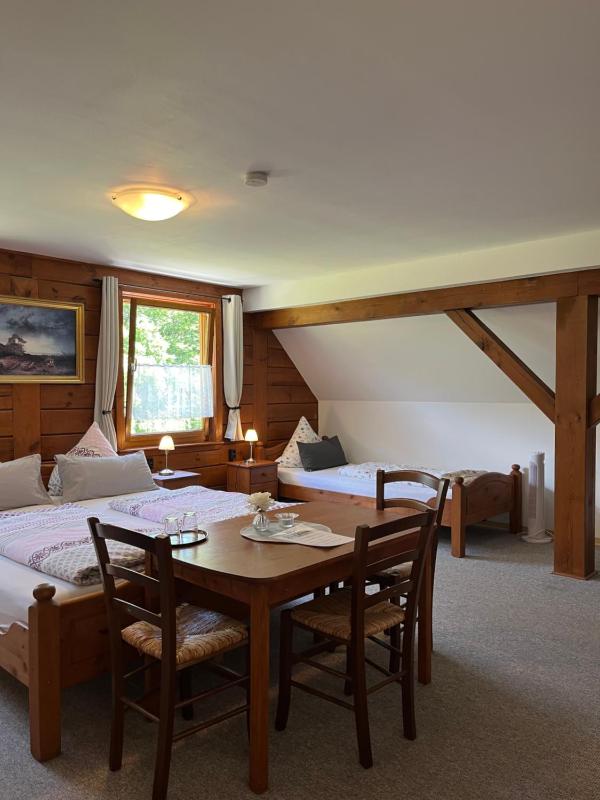 Quadruple Room image 4