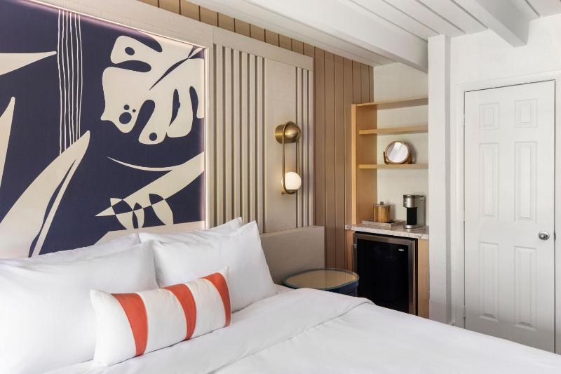 King Room image 3