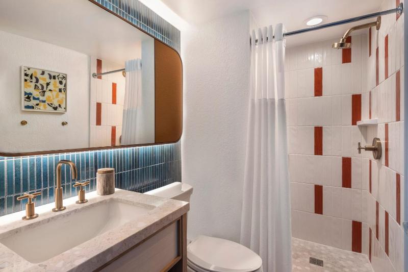 King Room image 2
