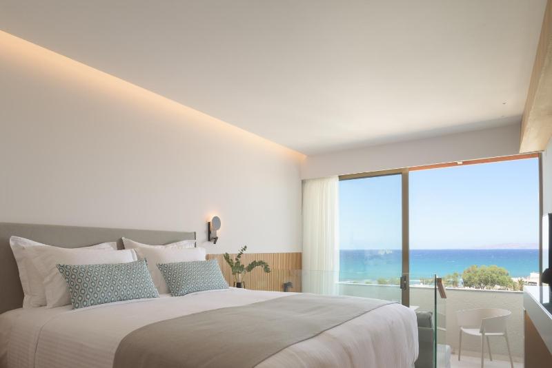 Premium Sea View Room image 4