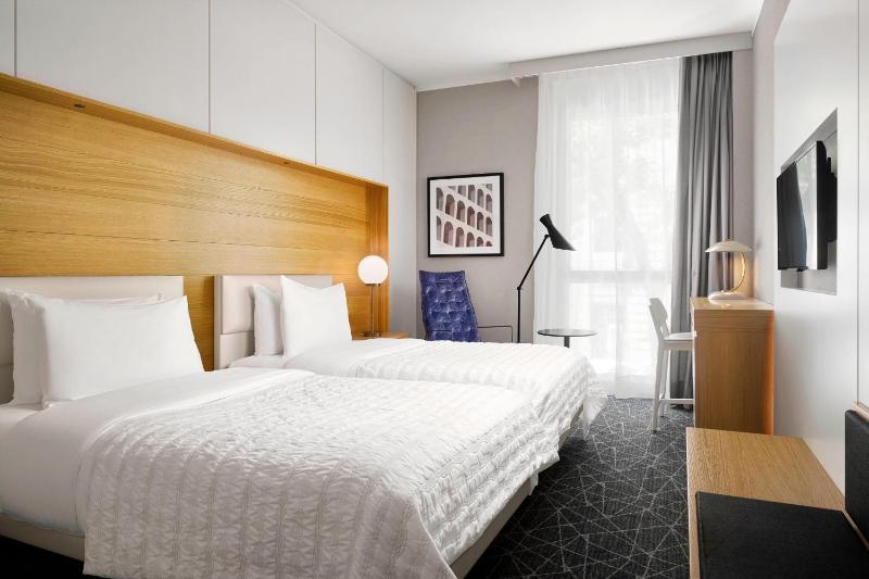 Deluxe Twin Room, Larger Guest room, 2 Twin/Single Bed(s) image 4