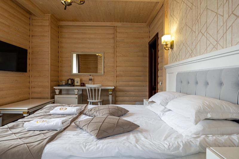 Deluxe Room with spa access image 4