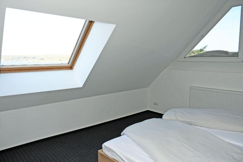 super Ferienwohnung mit Seeblick und 3 Balkonen - image 7