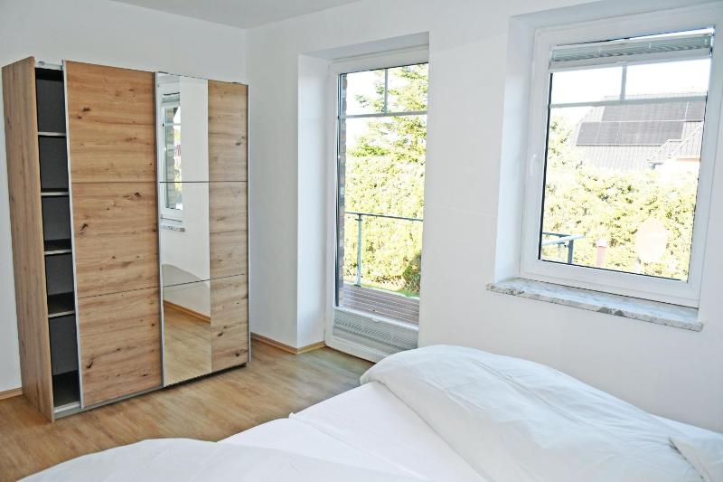 super Ferienwohnung mit Seeblick und 3 Balkonen - image 6