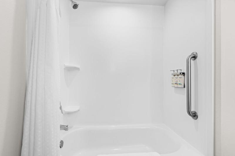 Suite with Two Queen Beds image 4