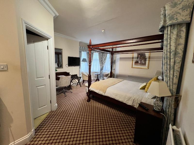 Four Poster Double Room image 4