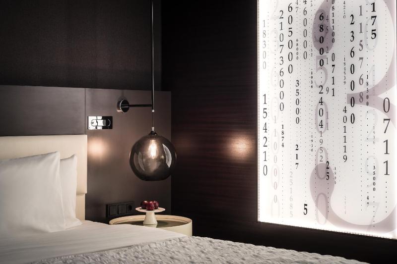 Deluxe Twin Room image 4