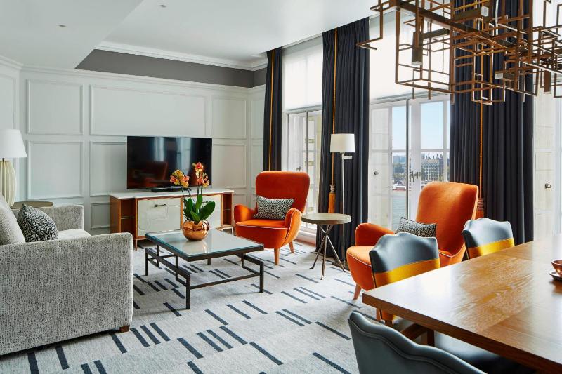 Suite with River View and Lounge Access image 3