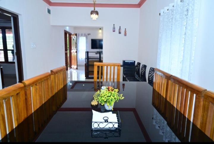 Vintage Valley Home stay - image 10