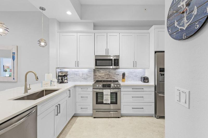 Palm Harbor Penthouse with Marina Views condo - image 36
