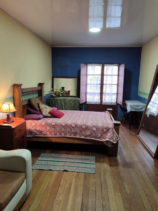 Queen Room image 1