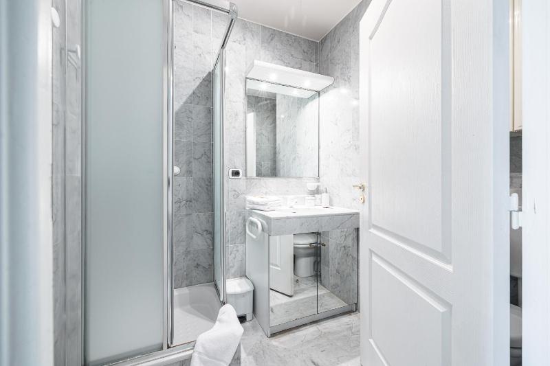 Victoria Bergamote Attic with Terrace and Sea View - Happy Rentals - image 23