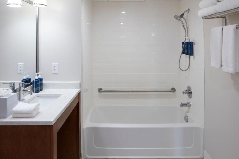 Four Points by Sheraton Virginia Beach Oceanfront - image 16