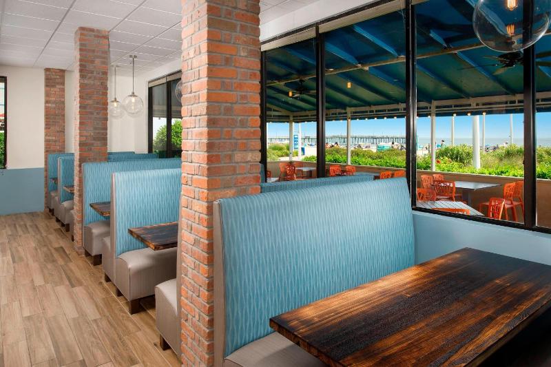 Four Points by Sheraton Virginia Beach Oceanfront - image 9