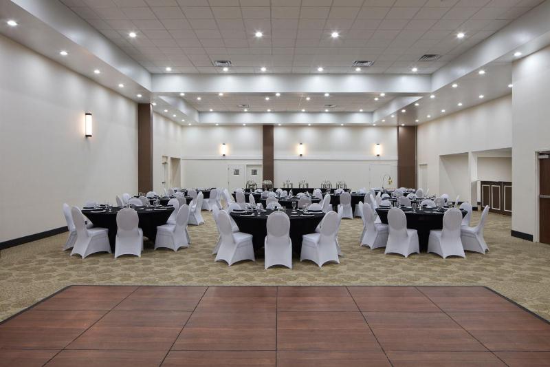 Four Points by Sheraton Virginia Beach Oceanfront - image 23