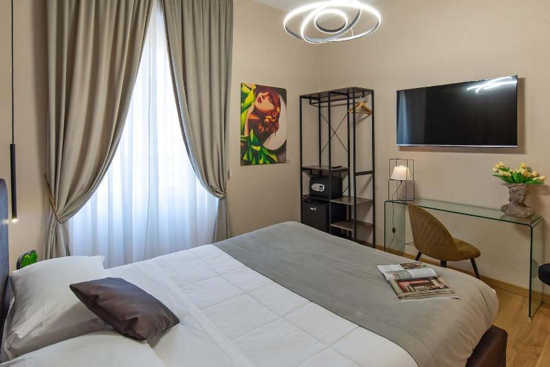 Standard Double Room image 4