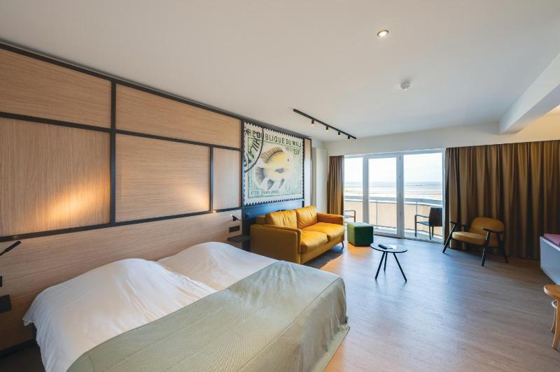 Twin Room with Sea View image 1