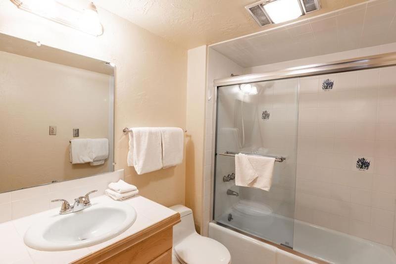 Villa Cortina #240 condo - image 7