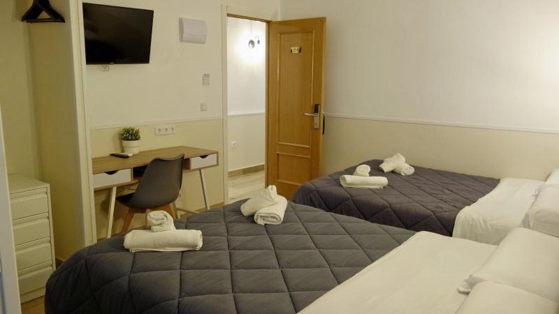 Classic Quadruple Room image 1