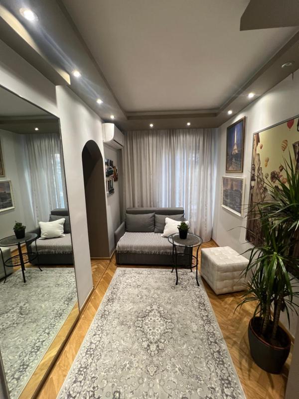 One-Bedroom Apartment image 1